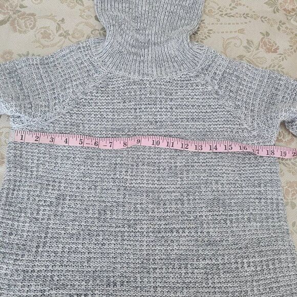 It's Our Time Gray Ribbed Turtleneck Sweater – Size XS – Soft Knit - Picture 7 of 7